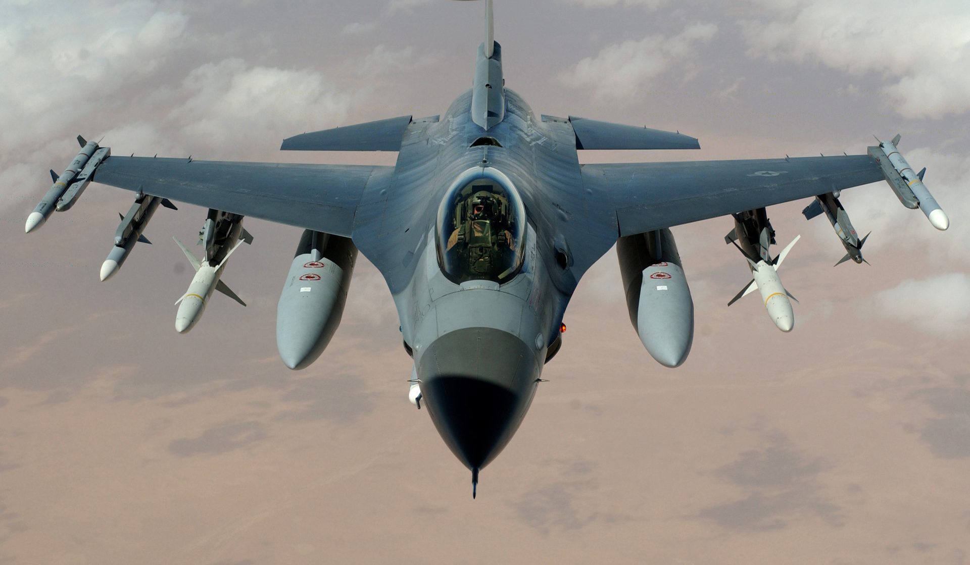 F-16 Fighting Falcon in flight